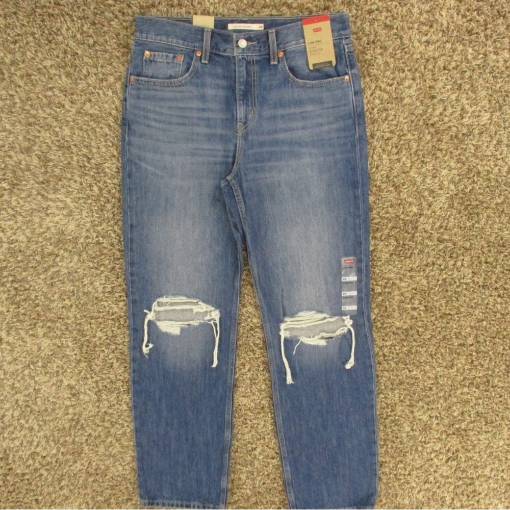 Levi’s Low Pro Size 28 Distressed Jeans NWT